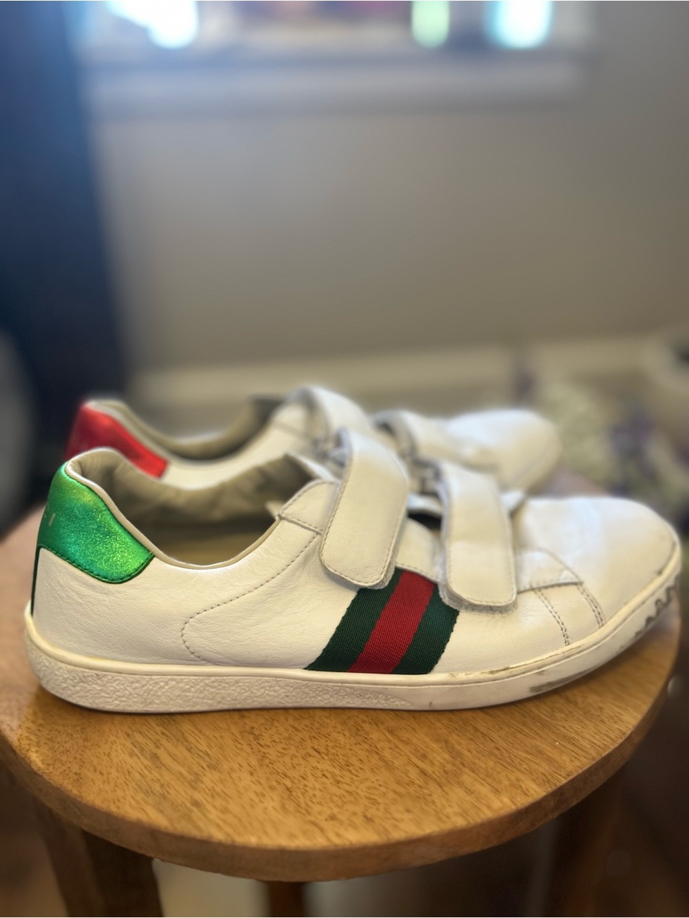 Gucci White Kids Sneakers with Green and Red Stripe